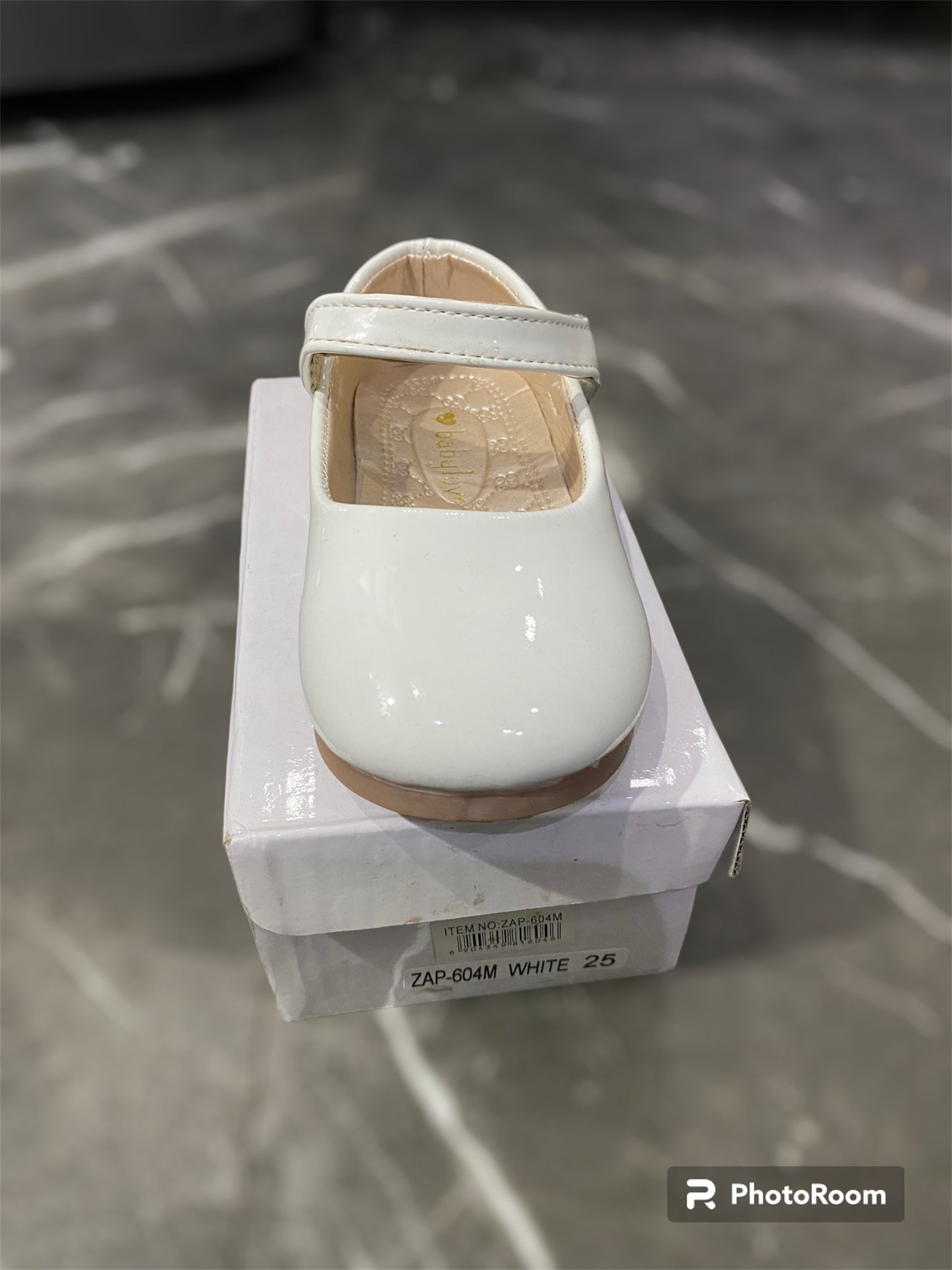 ZAPATO CERRADO CON BROCHE PARA NIÑAS